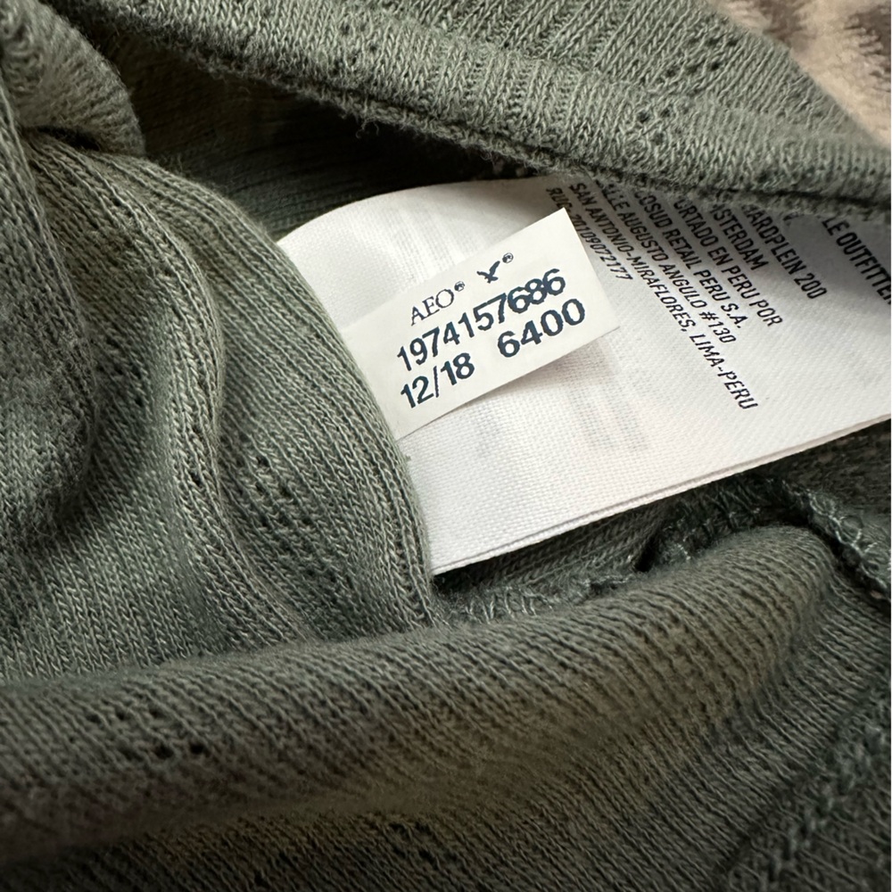 American Eagle Pointelle Button Front Tie Knot T-Shirt in Green Size Medium - Picture 13 of 16